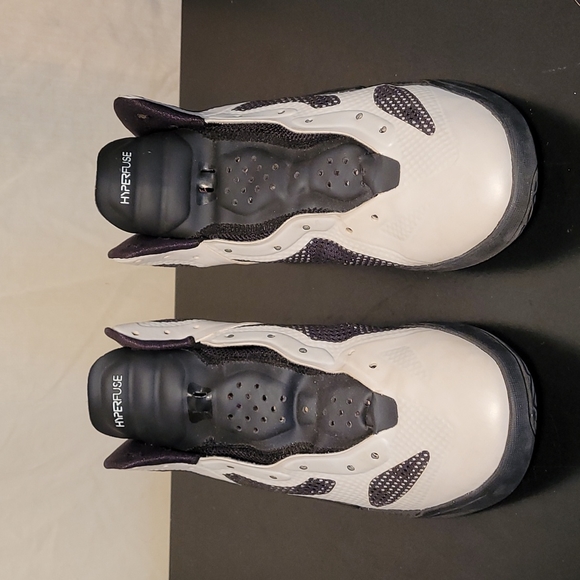 Nike 454580-110 Hyperfuse Black White Sneakers 6.5Y - Picture 3 of 10